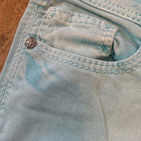 Silver suki jean capris - Picture 2 of 7